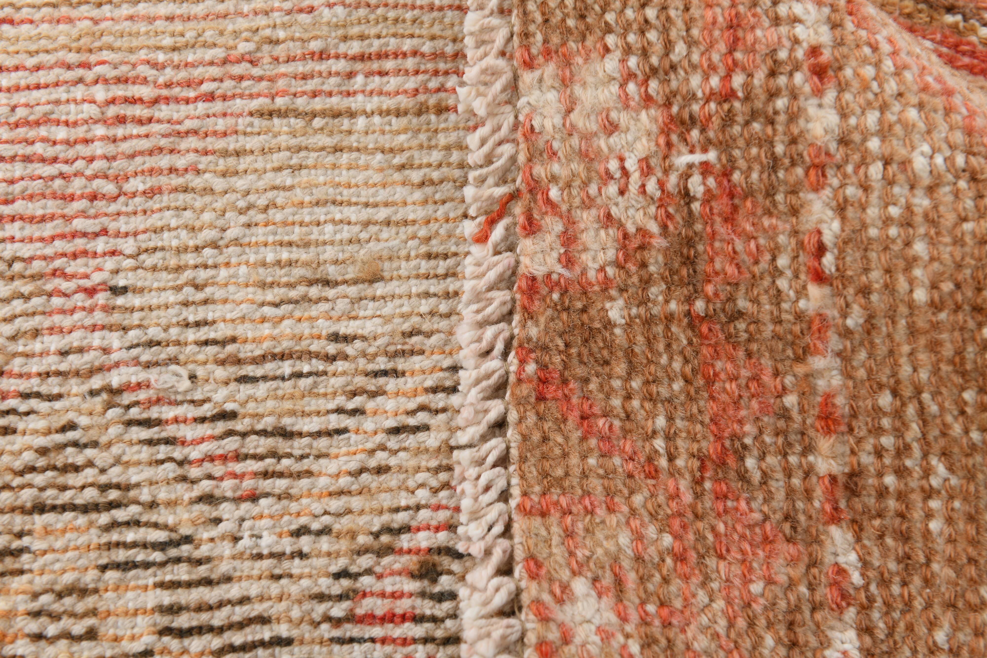 Tapis Couloir Vintage Turc, Rouge Corail, Brun Camel & Beige Géométrique