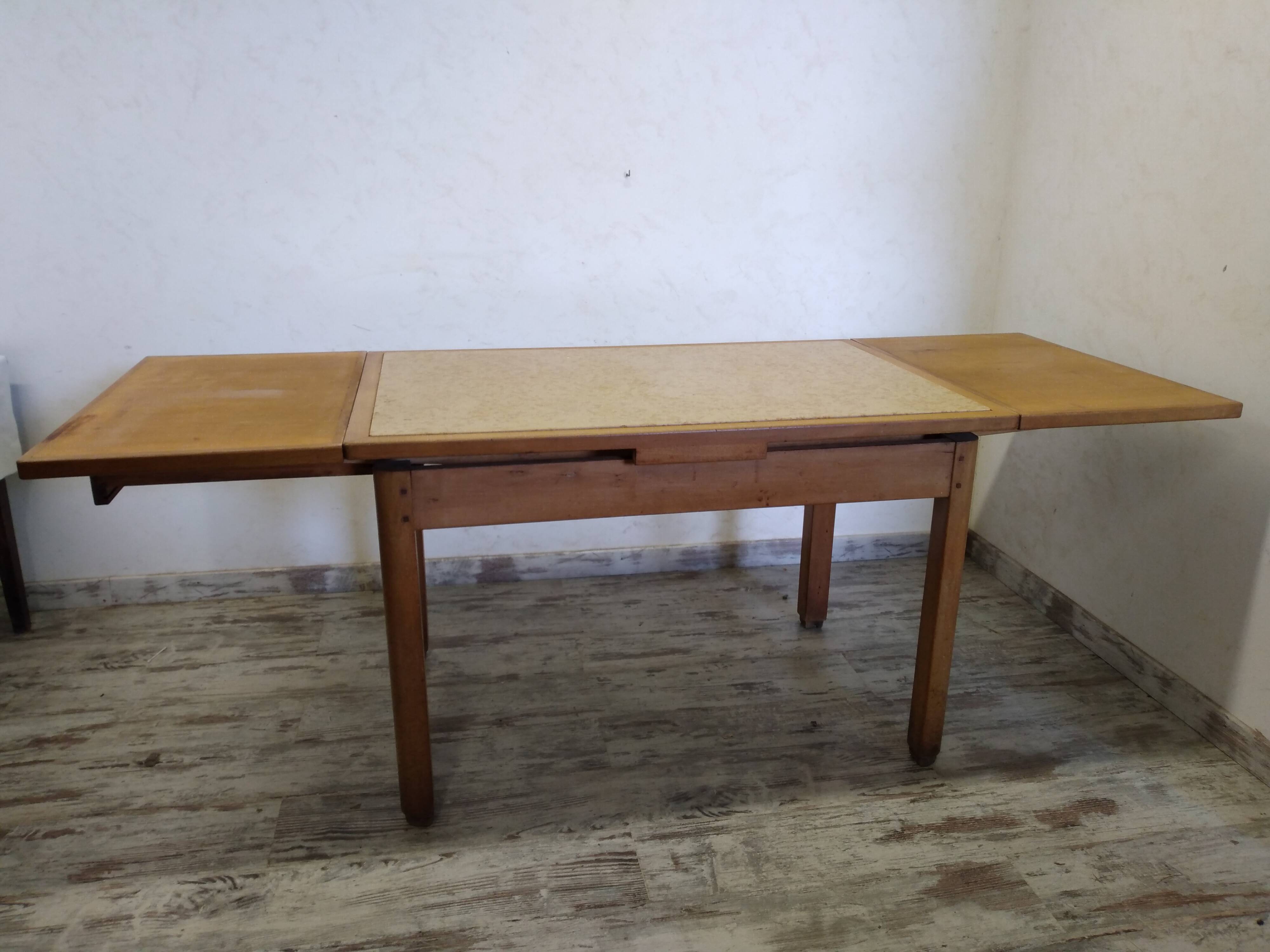Wood and marble table with extensions