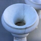 Medici-shaped alabaster lamp legs