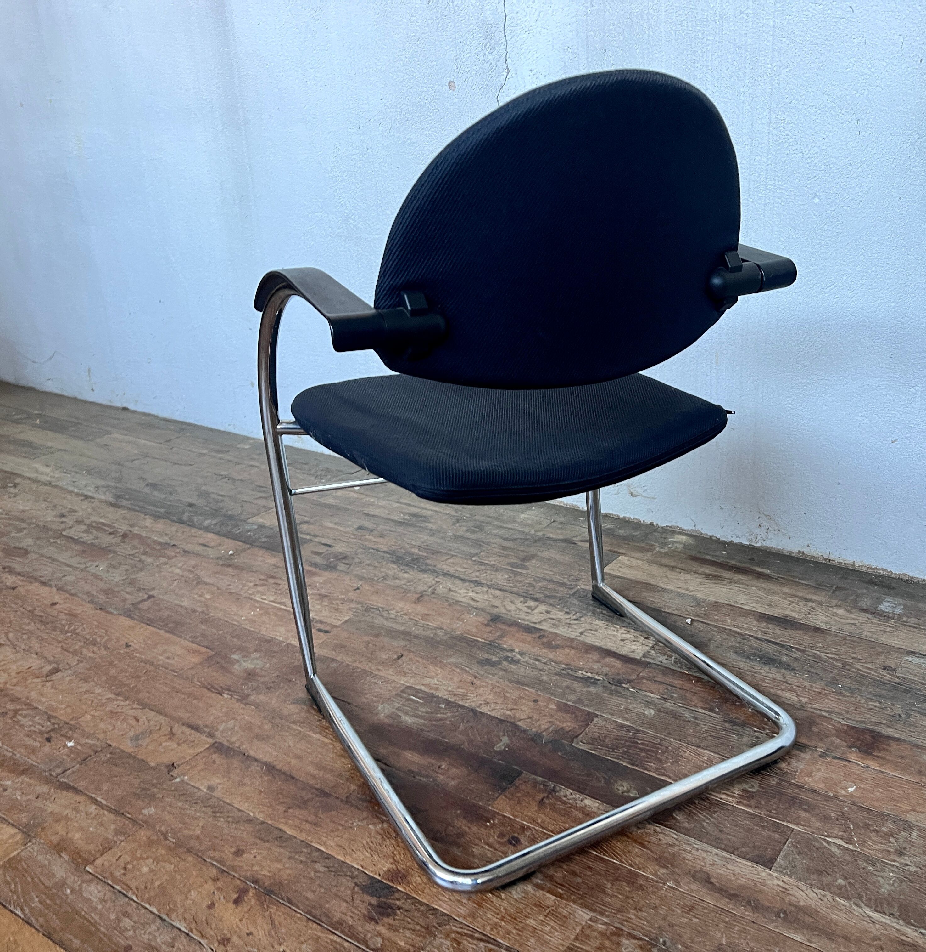 Trio de fauteuis Vitra
