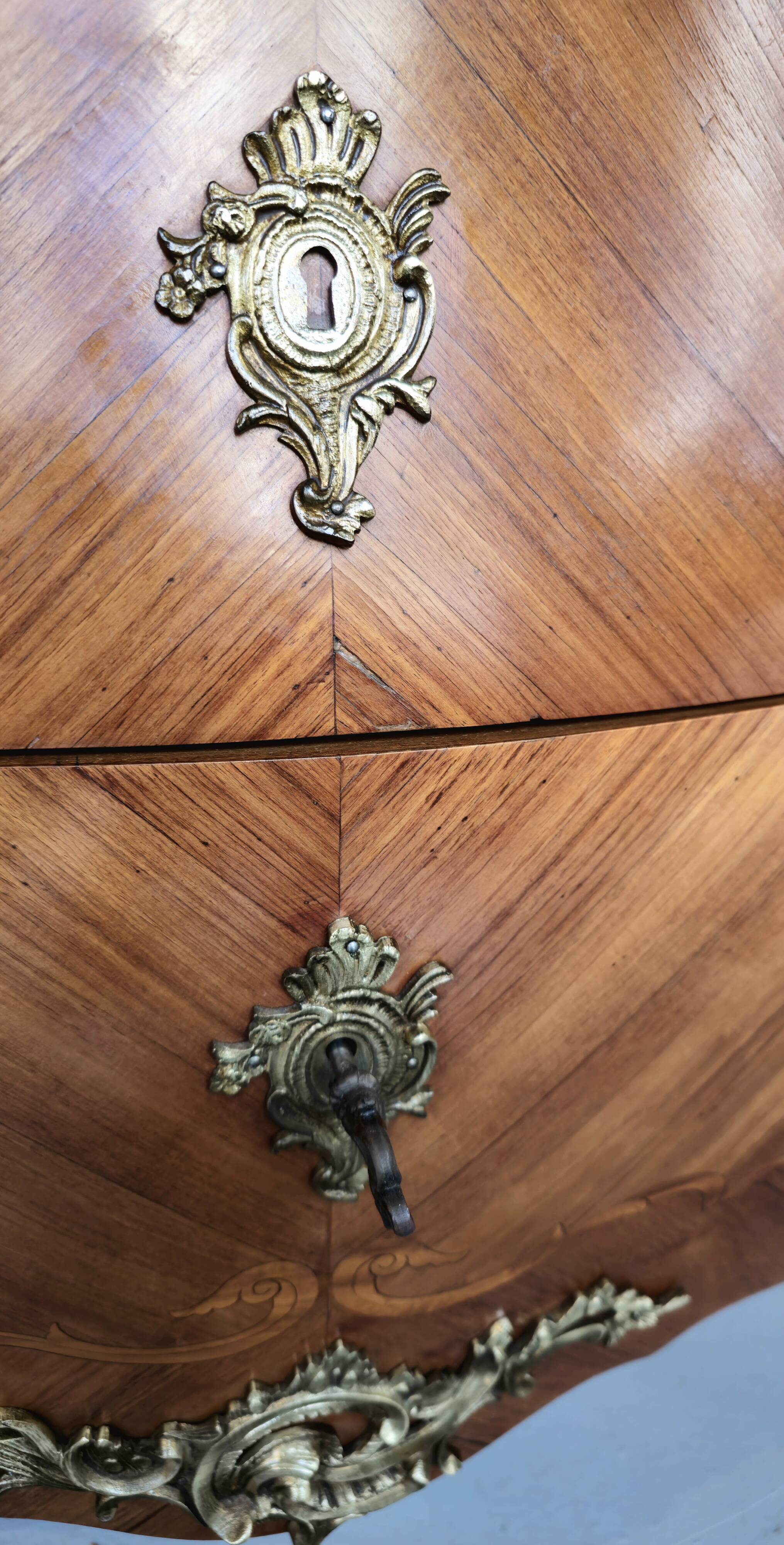 Commode Louis XV marqueterie et marbre