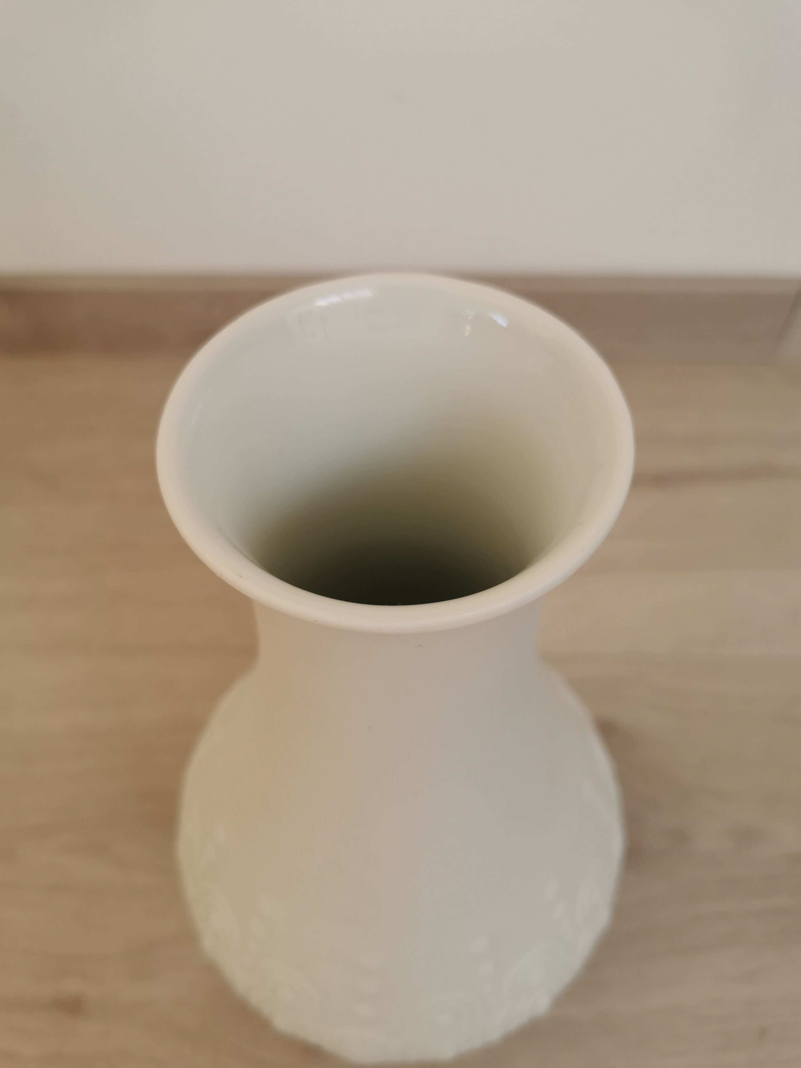 Vase biscuit Bavaria WGermany Seltmann