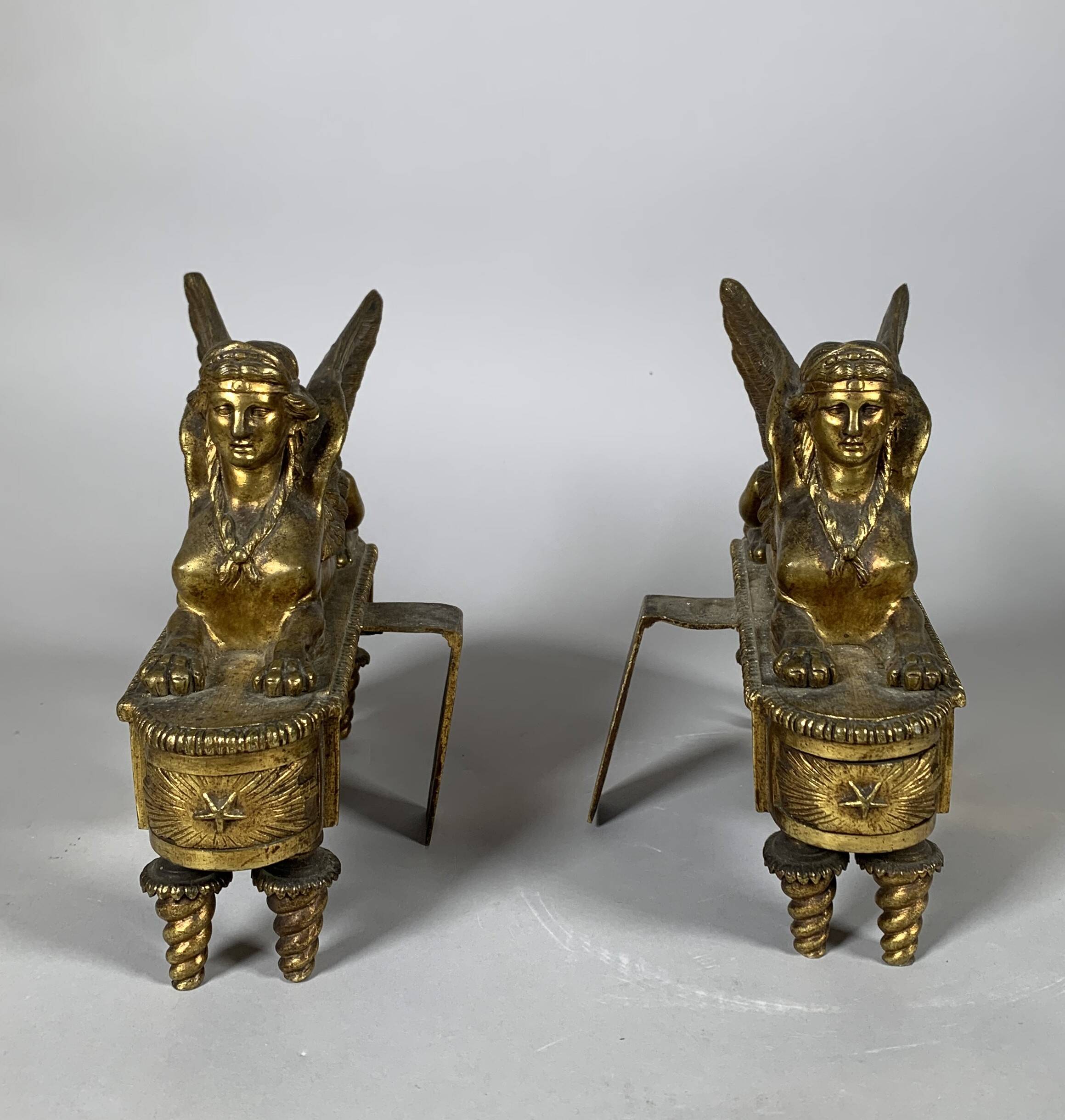 Paire De Chenets Aux Sphinges d'époque Directoire XVIIIème Siècle Attribué