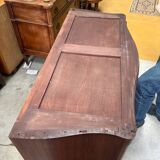 Curved chest of drawers