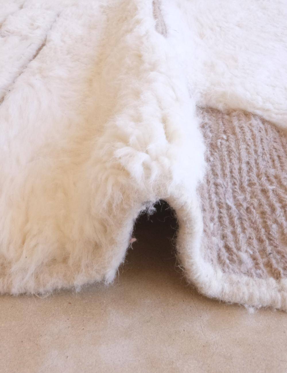 White Berber Rug - 292 x 208 cm