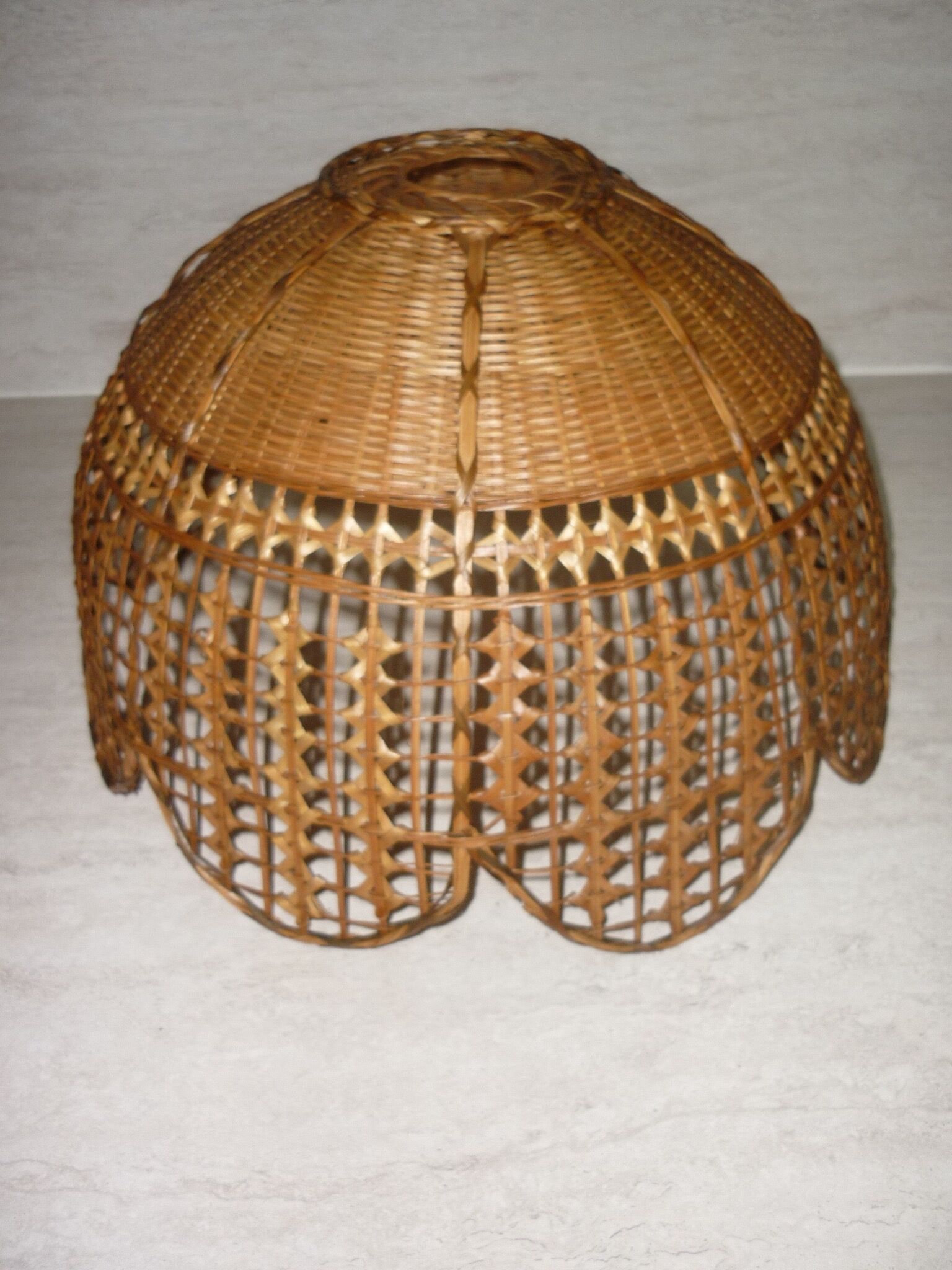 Braided wicker lampshade