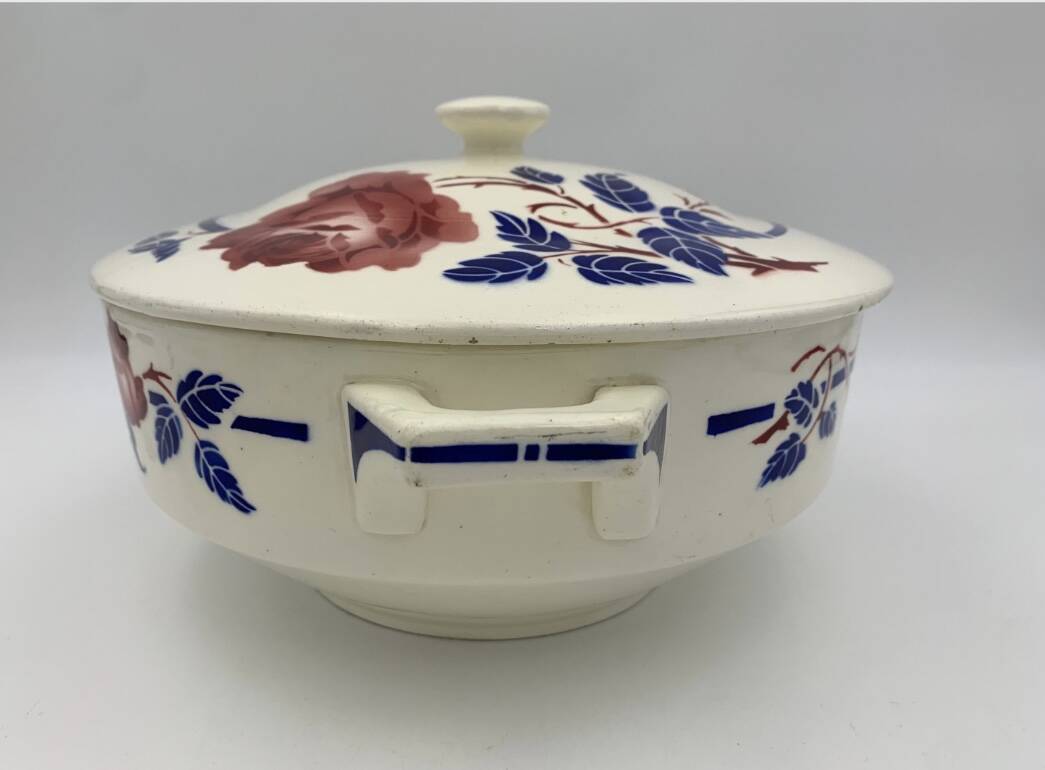 Antique French earthenware soup tureen K & G Lunéville, "Chantal" model