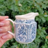 Milk jug Made in England 💐