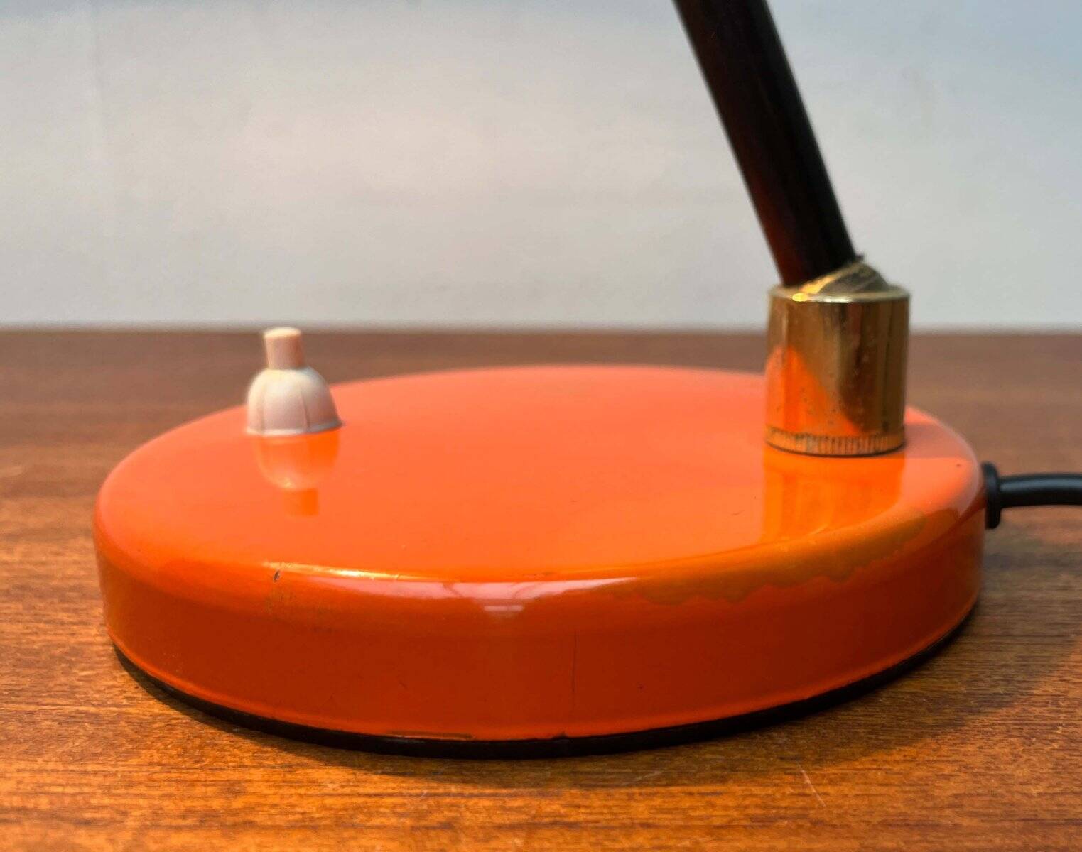 Mid-century minimalist orange table lamp, Italy, 1960s.