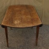 Round farm table with extensions