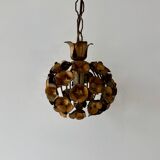 Vintage floral motif pendant, gold metal, France, 1970.