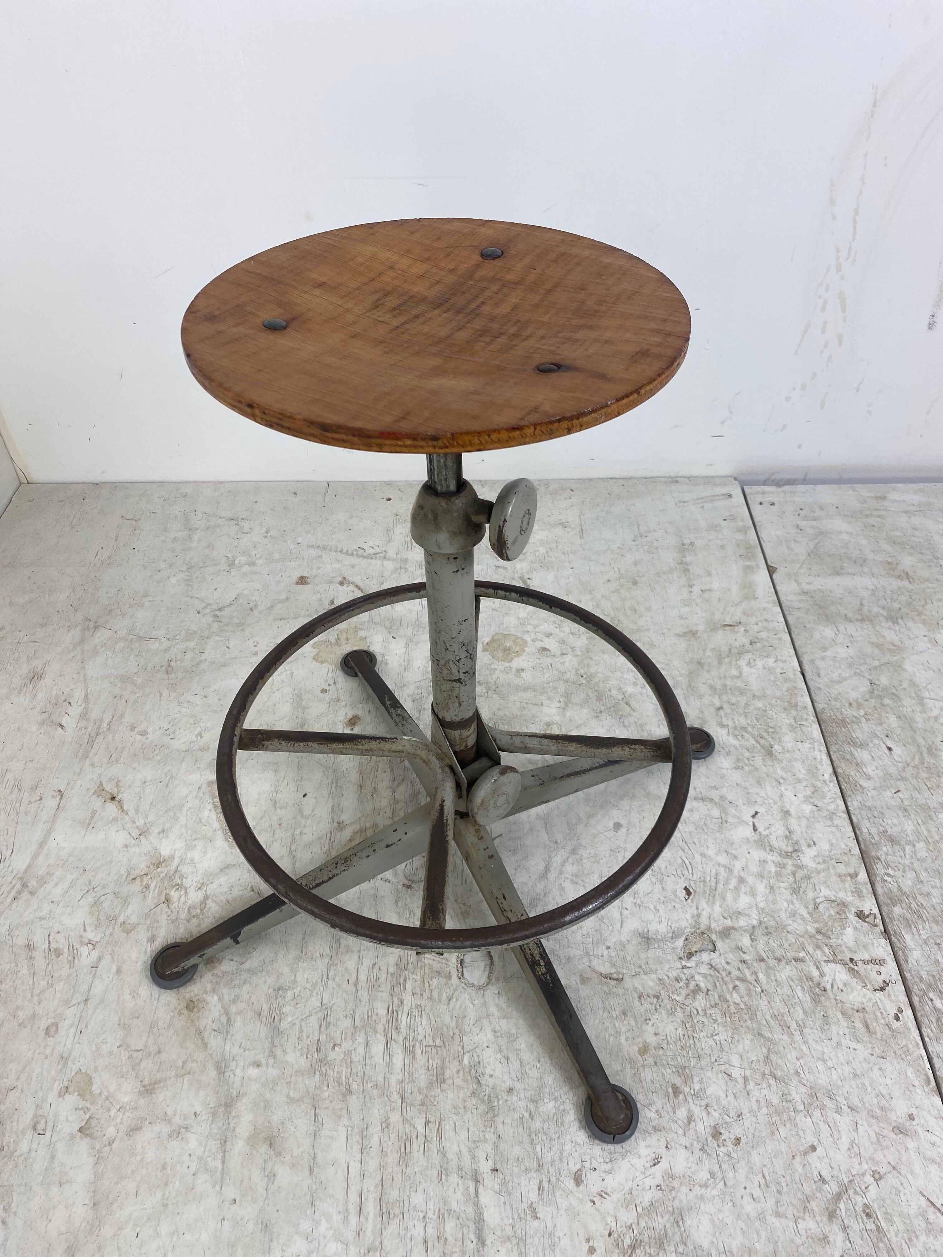 Tabouret d’architecte pivotant réglable par Friso Kramer pour Ahrend, années 1960