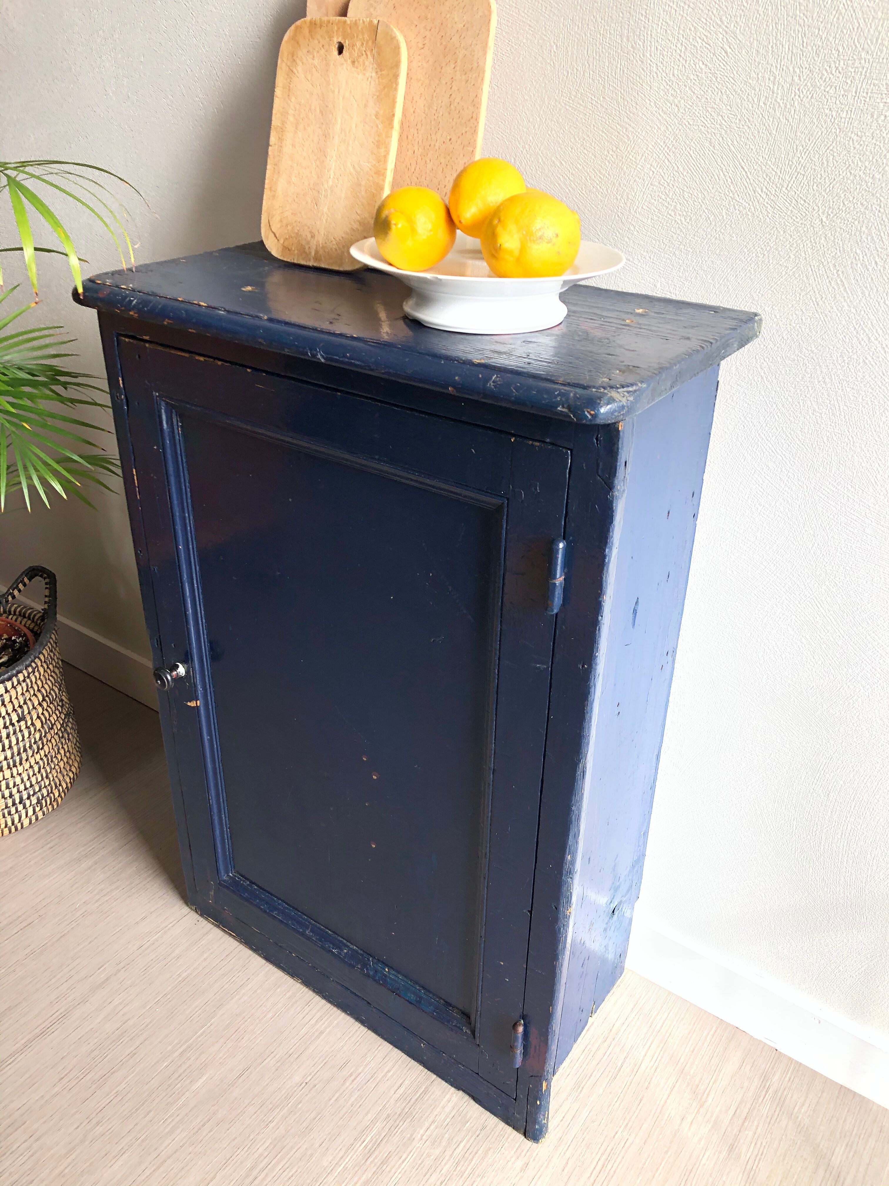 Patinated confectionery buffet
