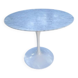 Tulip-shaped table with marble top