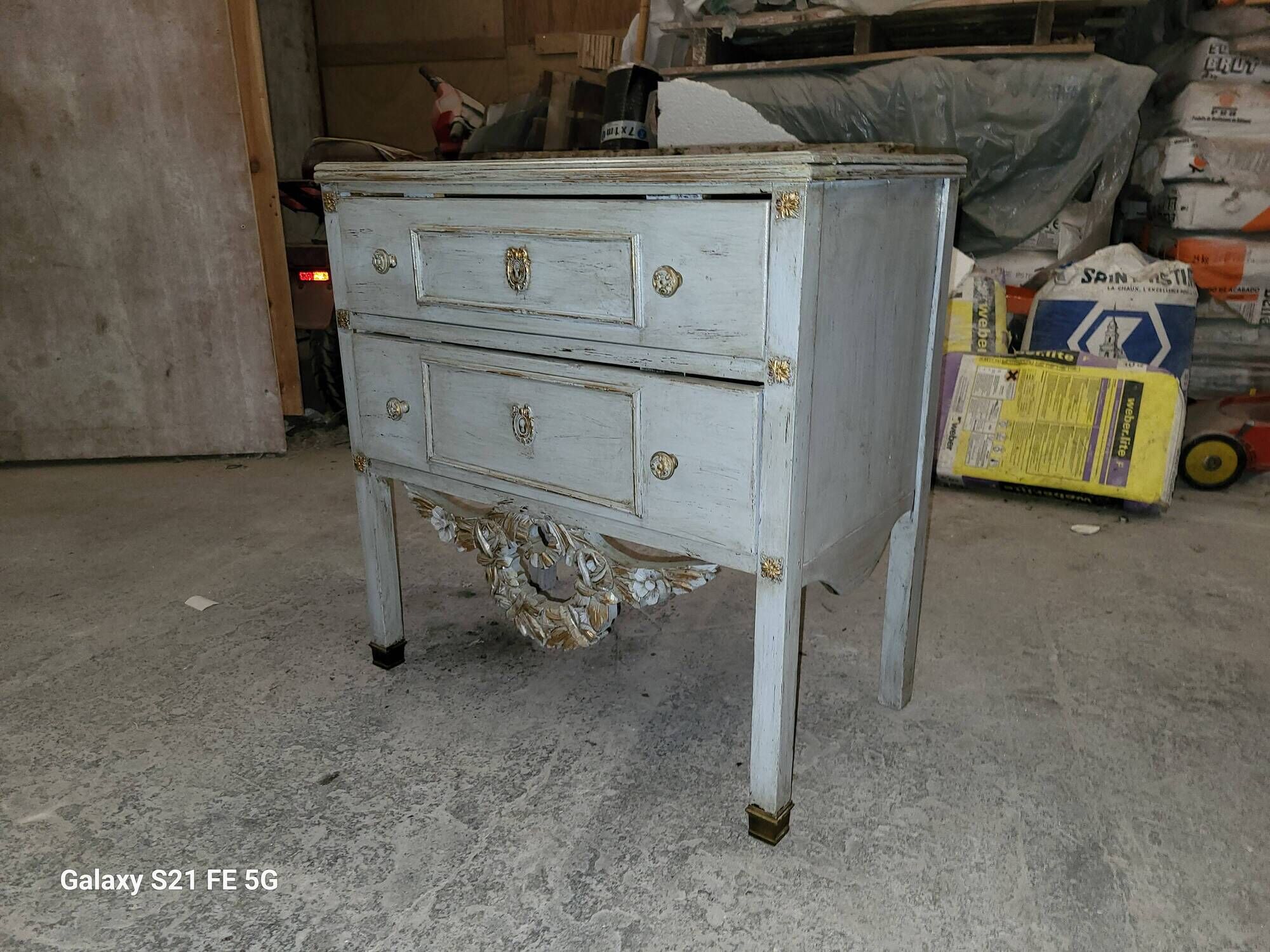Chest of drawers with 2 drawers