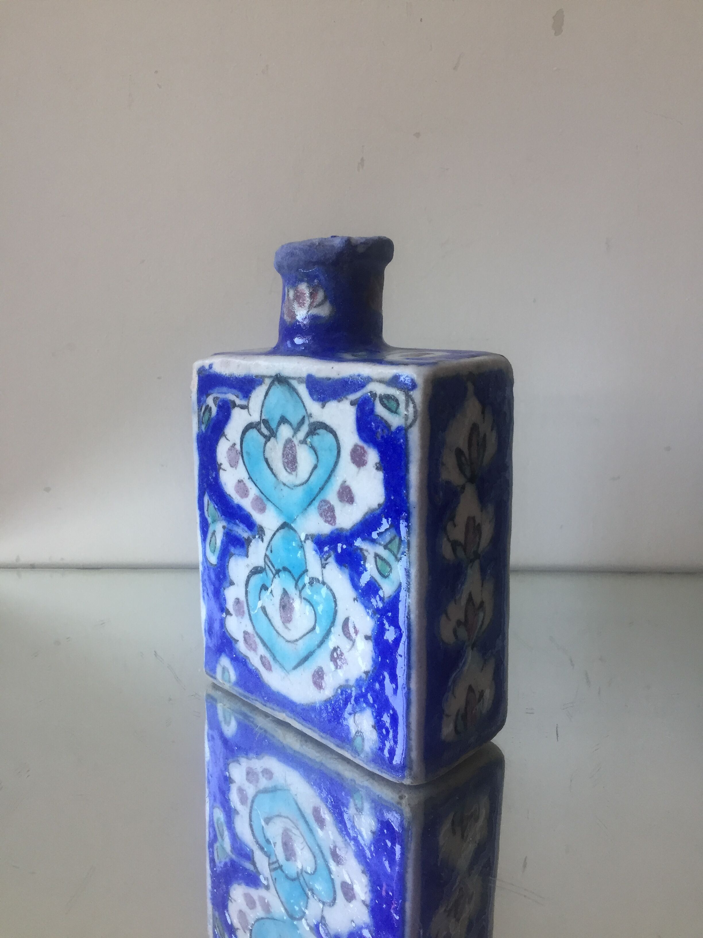 Islamic art ceramic vase in Iznik style antique