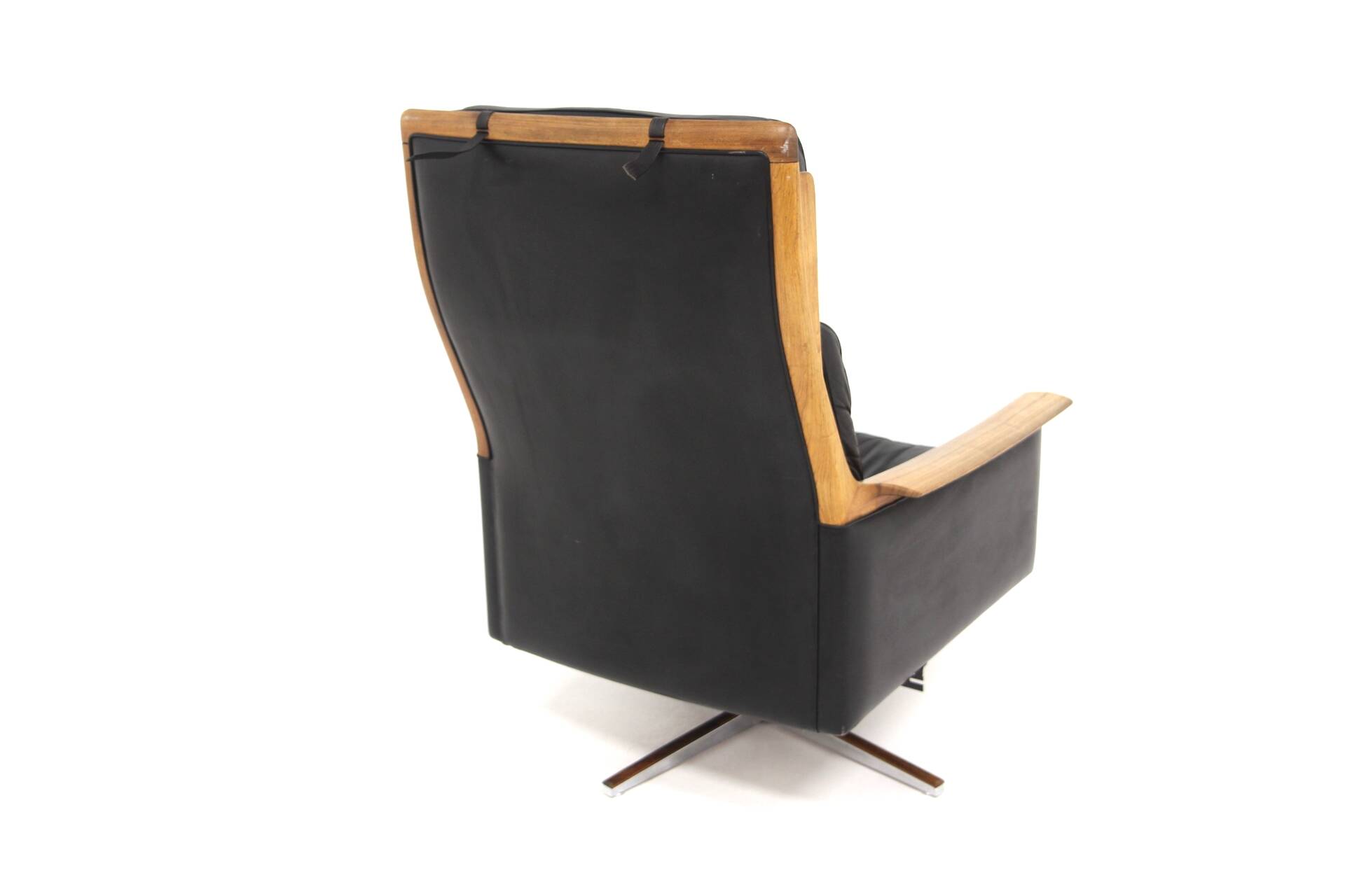 Scandinavian rotating leather armchair, Swivel chair, "Minerva", Torbjørn Afdal, Sweden, 1960