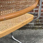 Chaise de design Cesca modèle B32 en chrome