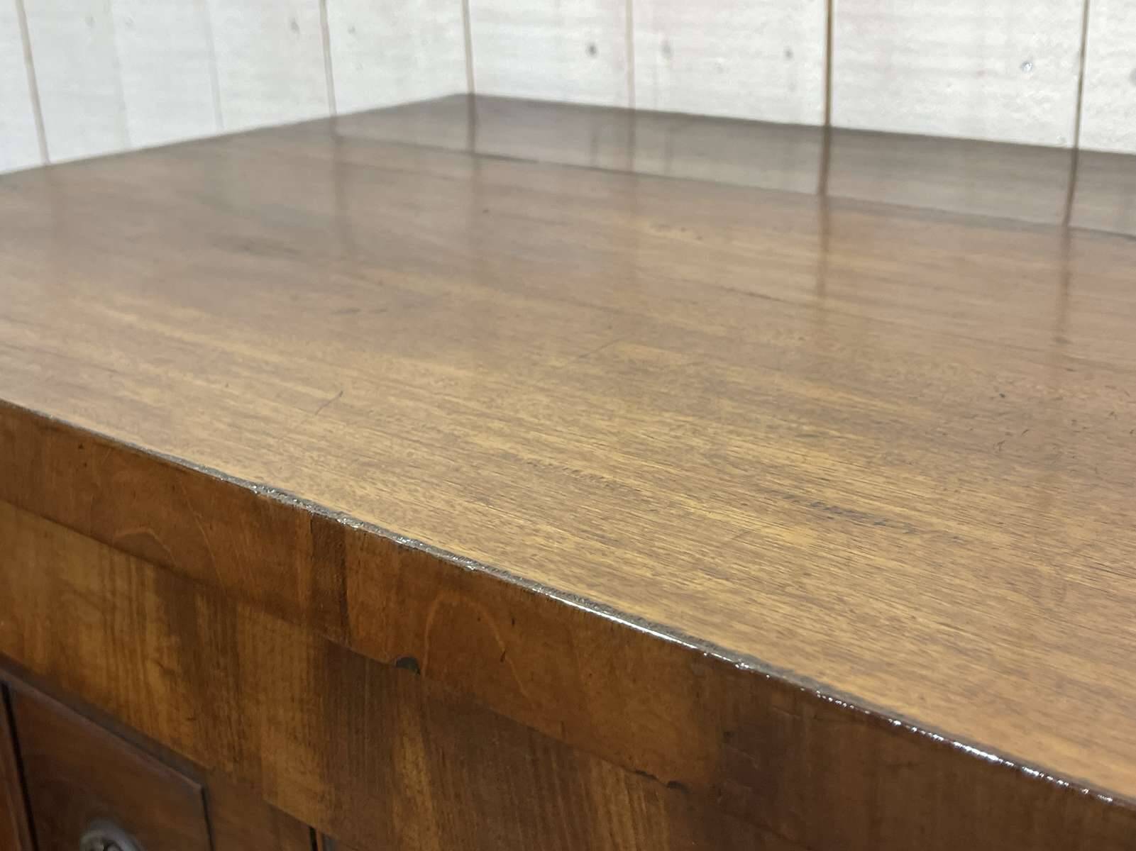 19th century Victorian mahogany chest of drawers