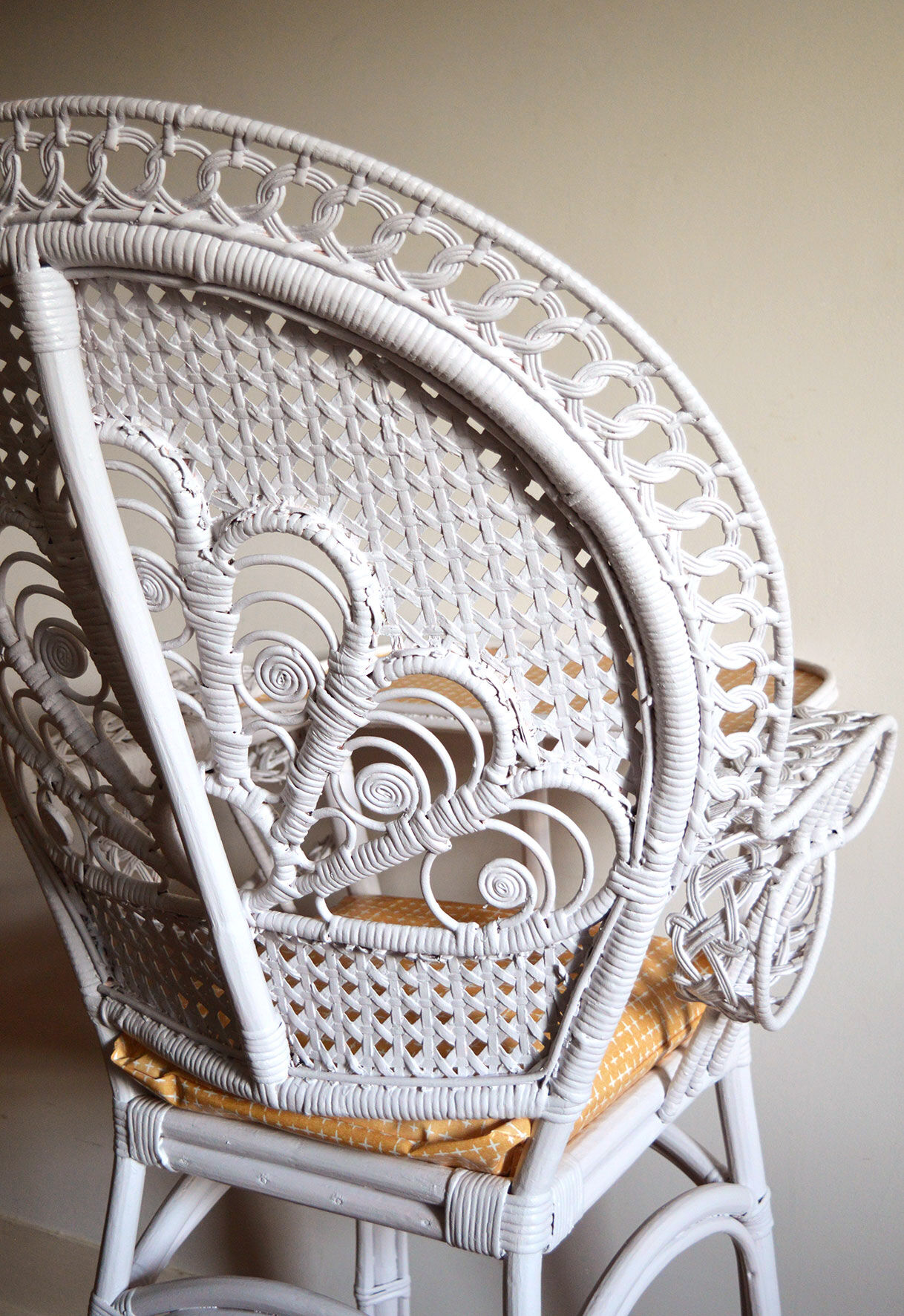 Emmanuelle high chair