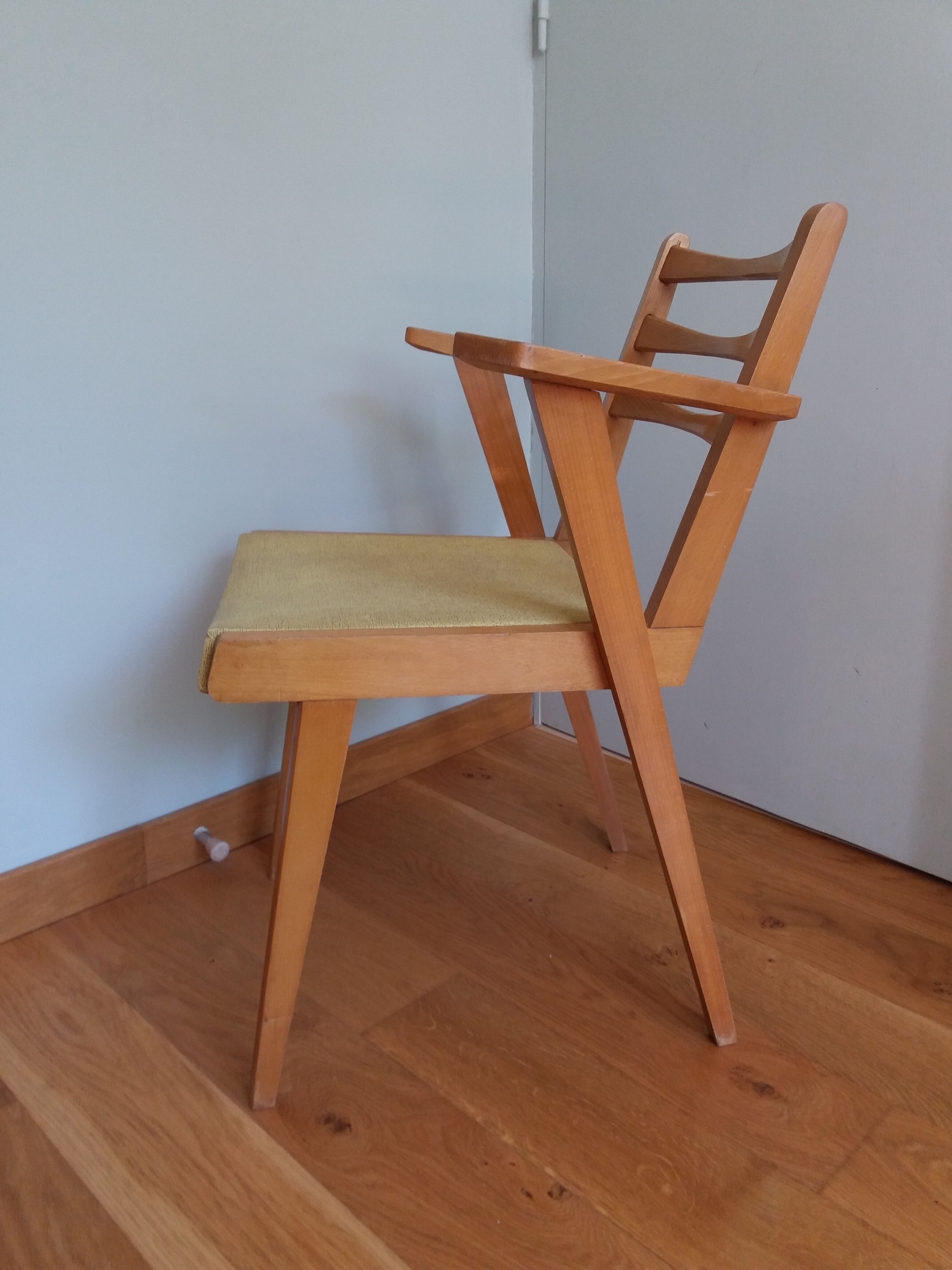 Bridge chair with armrests Scandinavian style yellow skaï