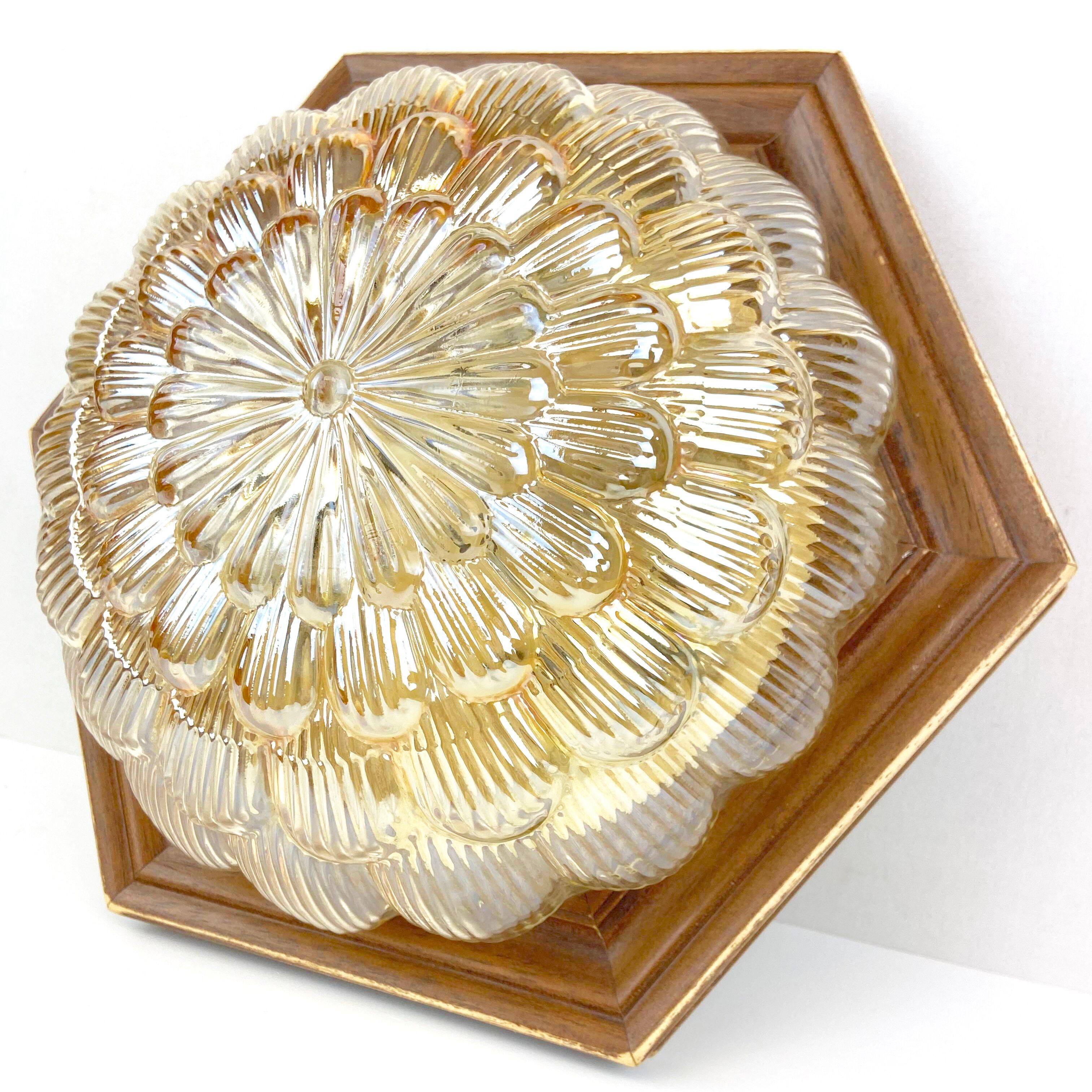 Globe Ceiling lamp in iridescent glass