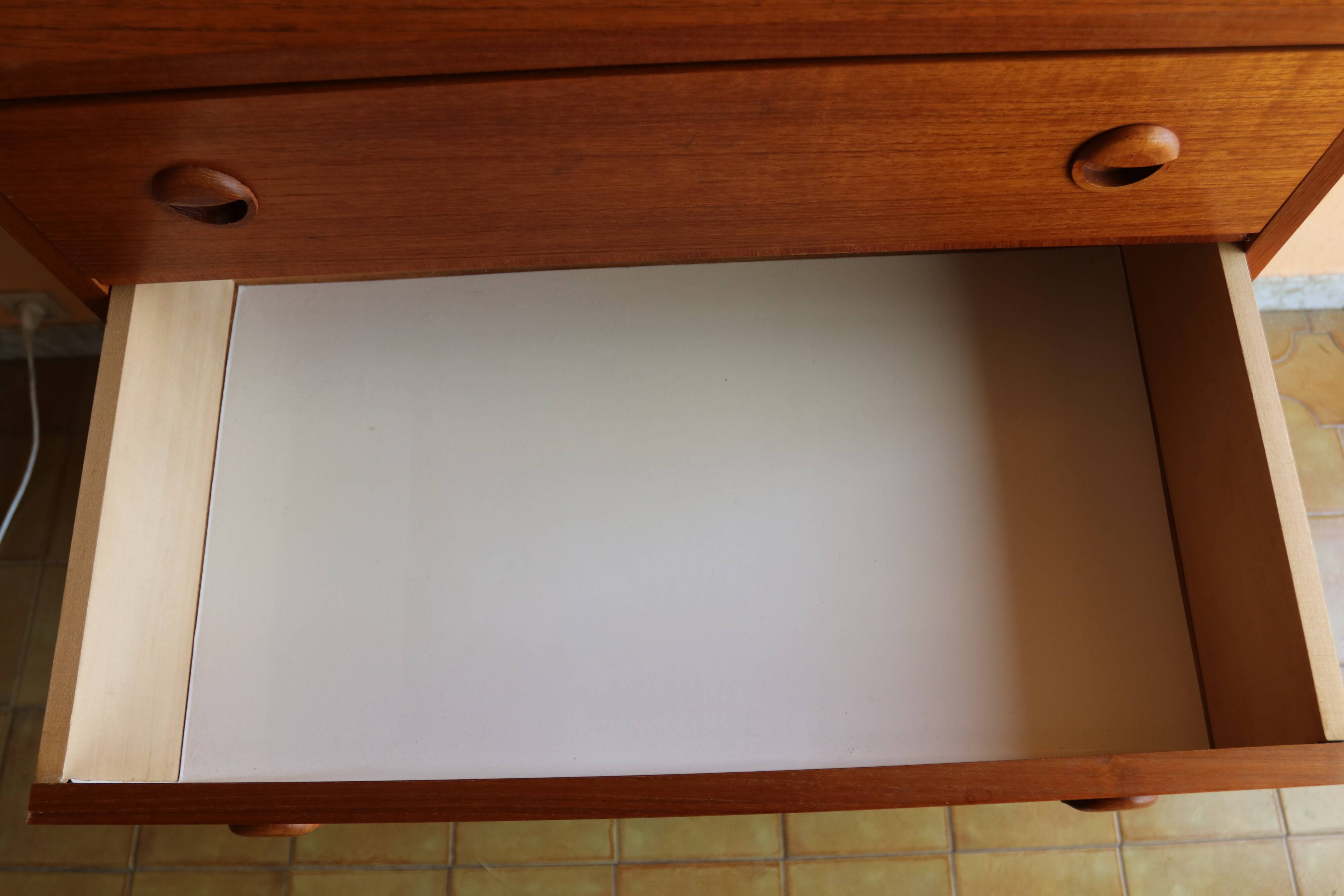 Teak veneer chest of drawers