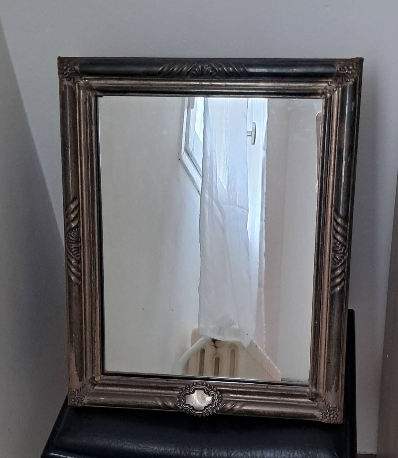 Freestanding mirror