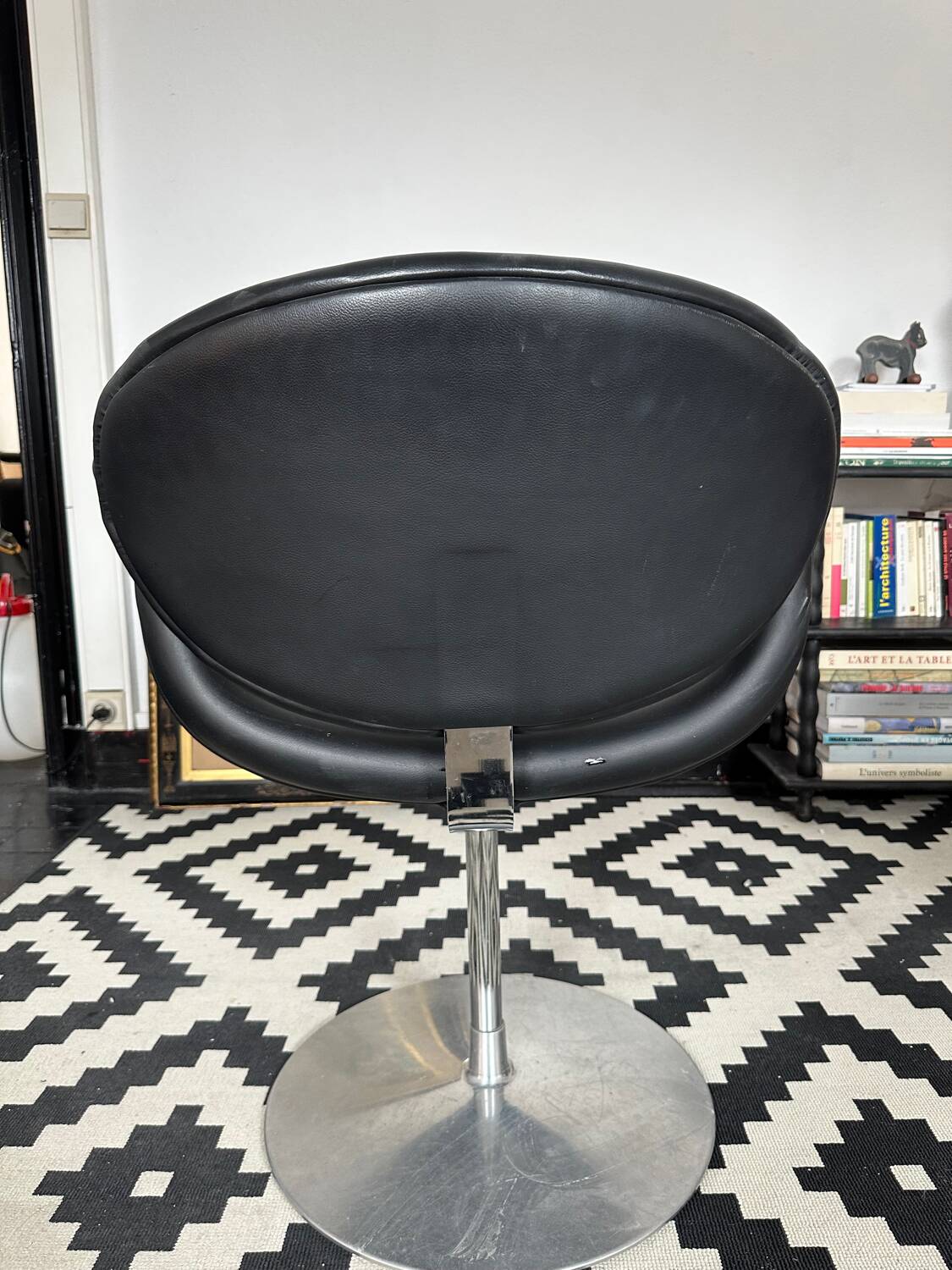 Fauteuil Tulip Pierre Paulin Artifort cuir noir