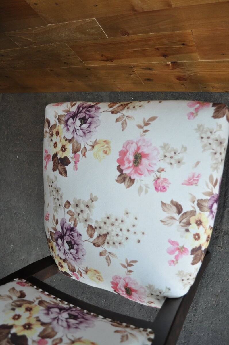 Art Deco chair in wood and white velvet, floral backrest from the 1930s.