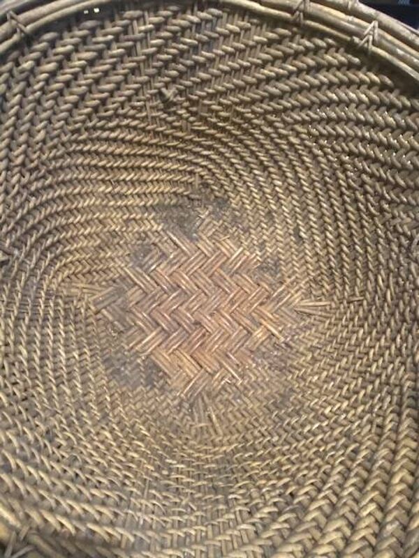 Grand panier artisanal ancien en bambou tressé – Asie du Sud-Est