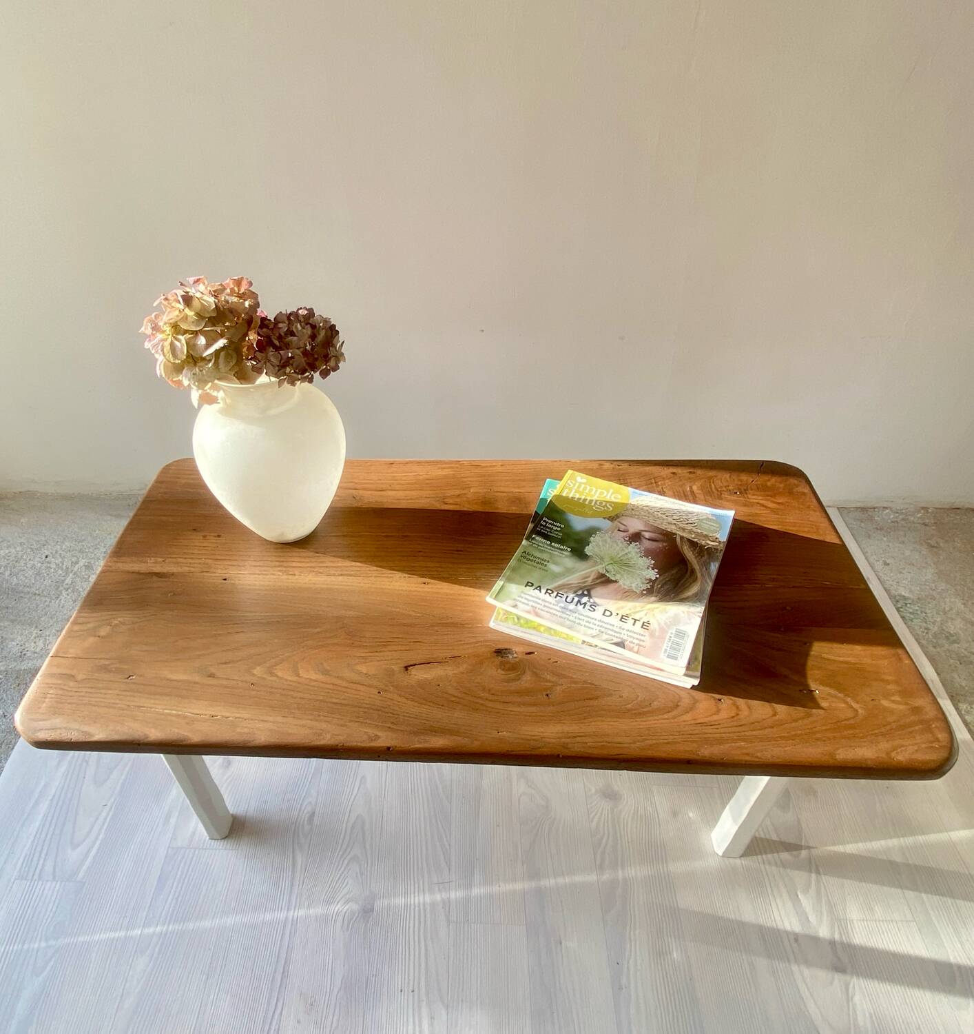 Restored antique coffee table – Natural oak and cream legs