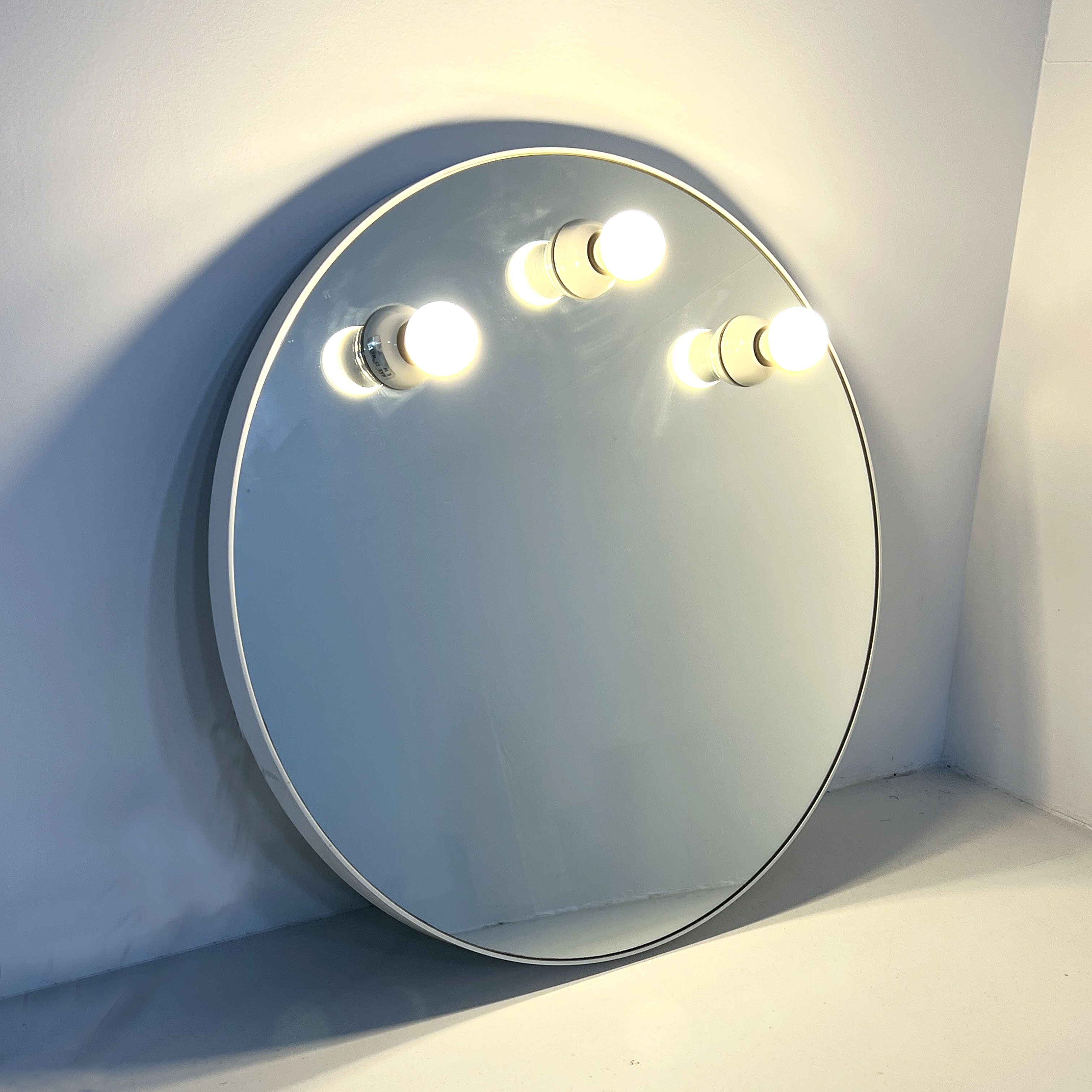 Mirror with integrated round bulbs by Gedy, 1970