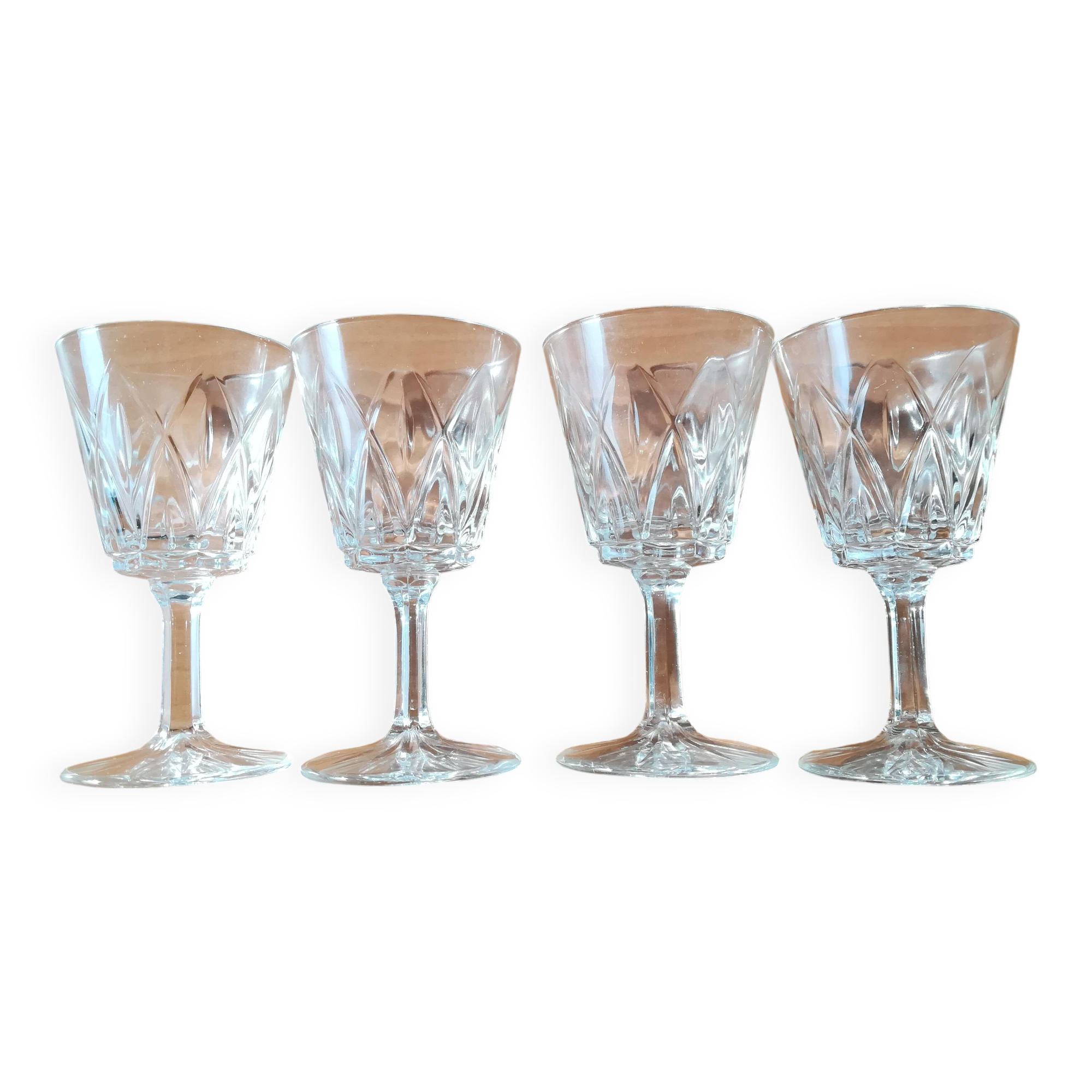 Set of 4 Harlequin Crystal Stemmed Glasses