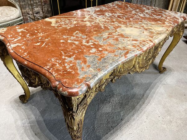 Table de milieu en bois doré d’époque napoléon iii dessus de marbre rouge
