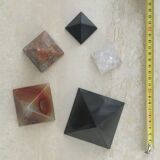 Lot of 5 semi-precious stone pyramids