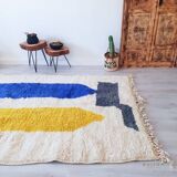 Beni Ourain Berber rug, handwoven in traditional style, size 140 x 260 cm.