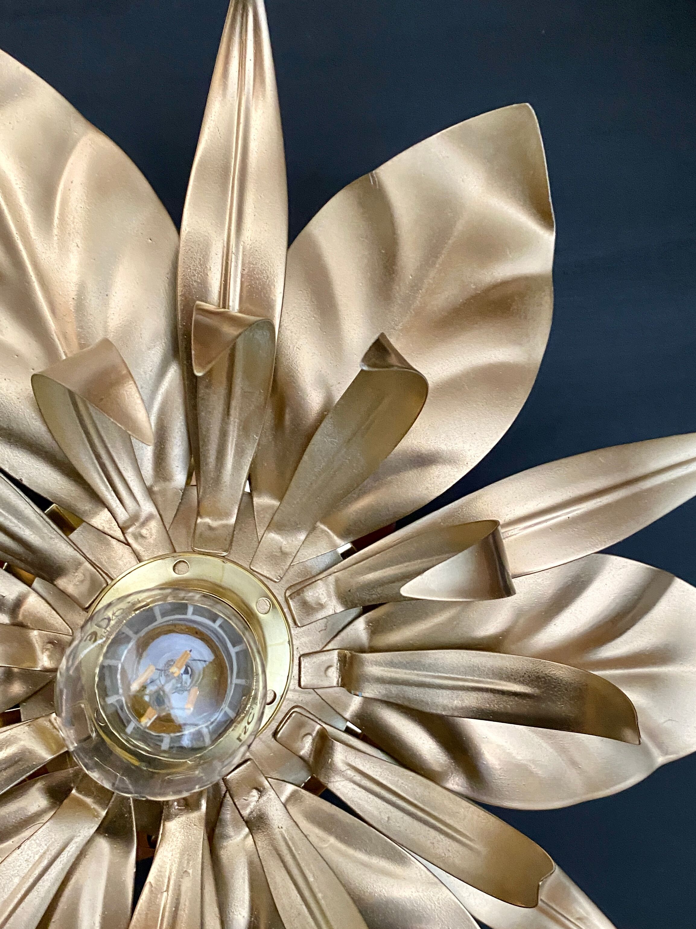 Vintage wall lamp golden leaves