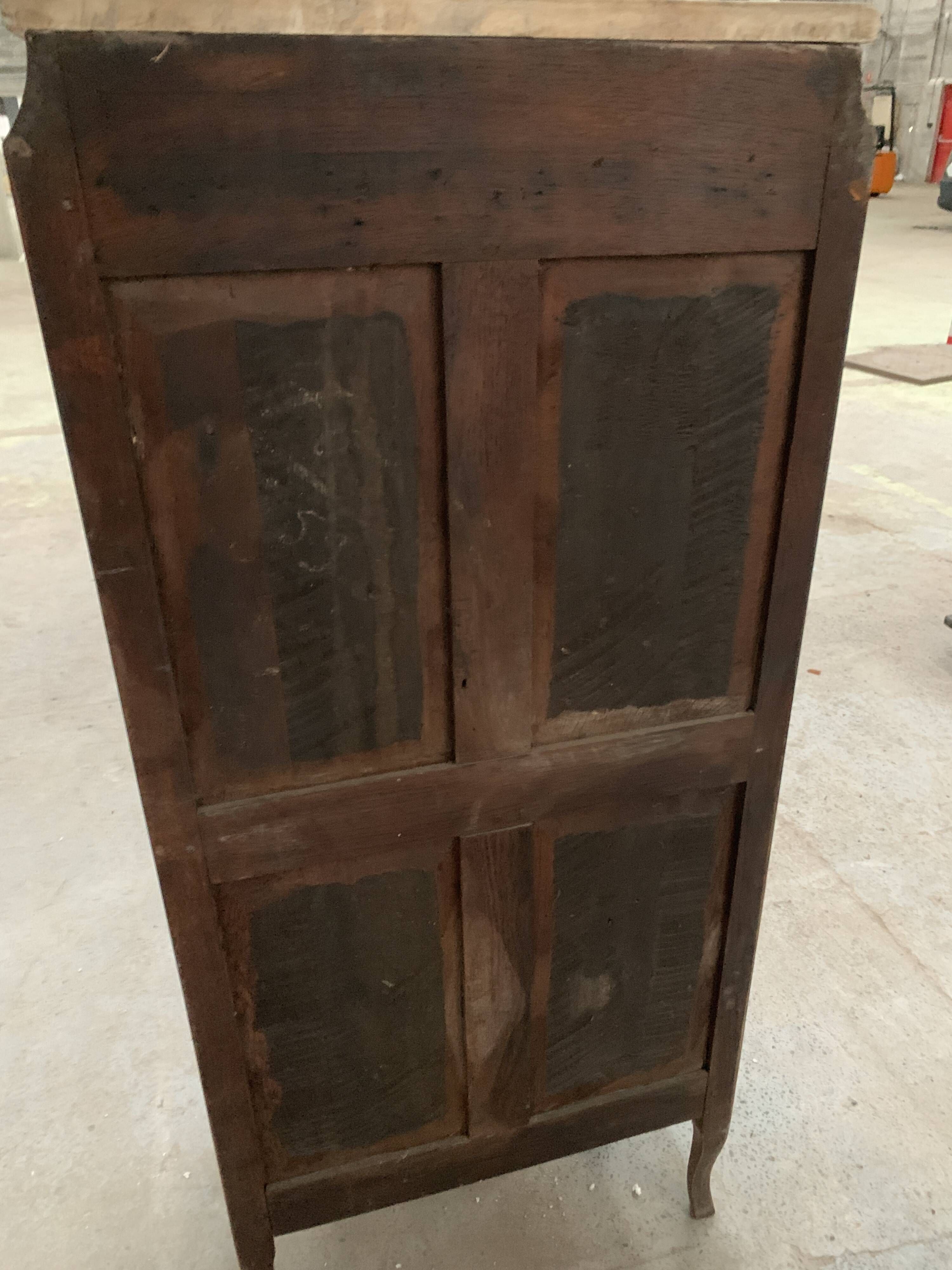 Louis XVI style one-door display case in 20th century wood marquetry