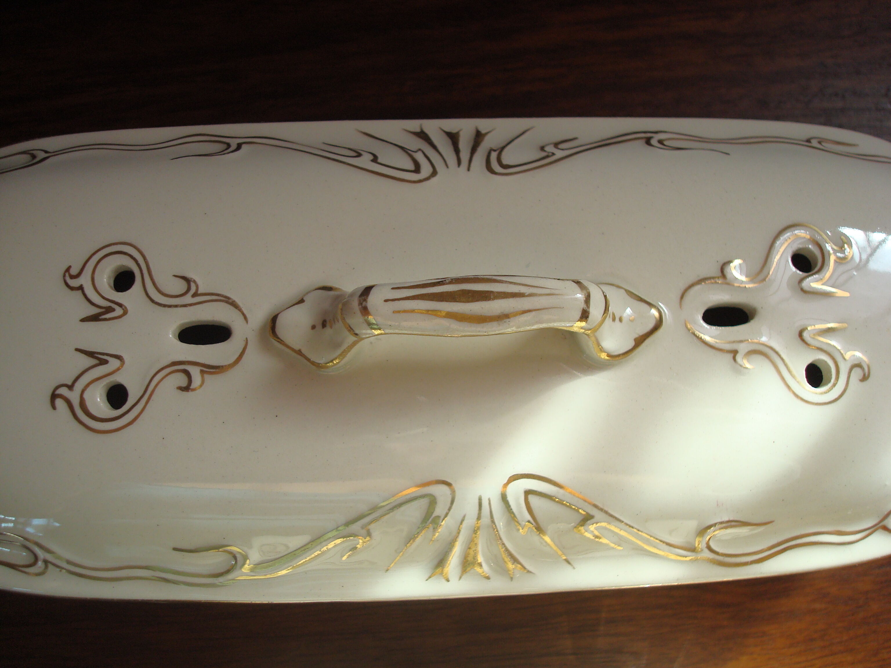 Brush holder and soap holder hamage nord, art nouveau, floral décor edging gold.