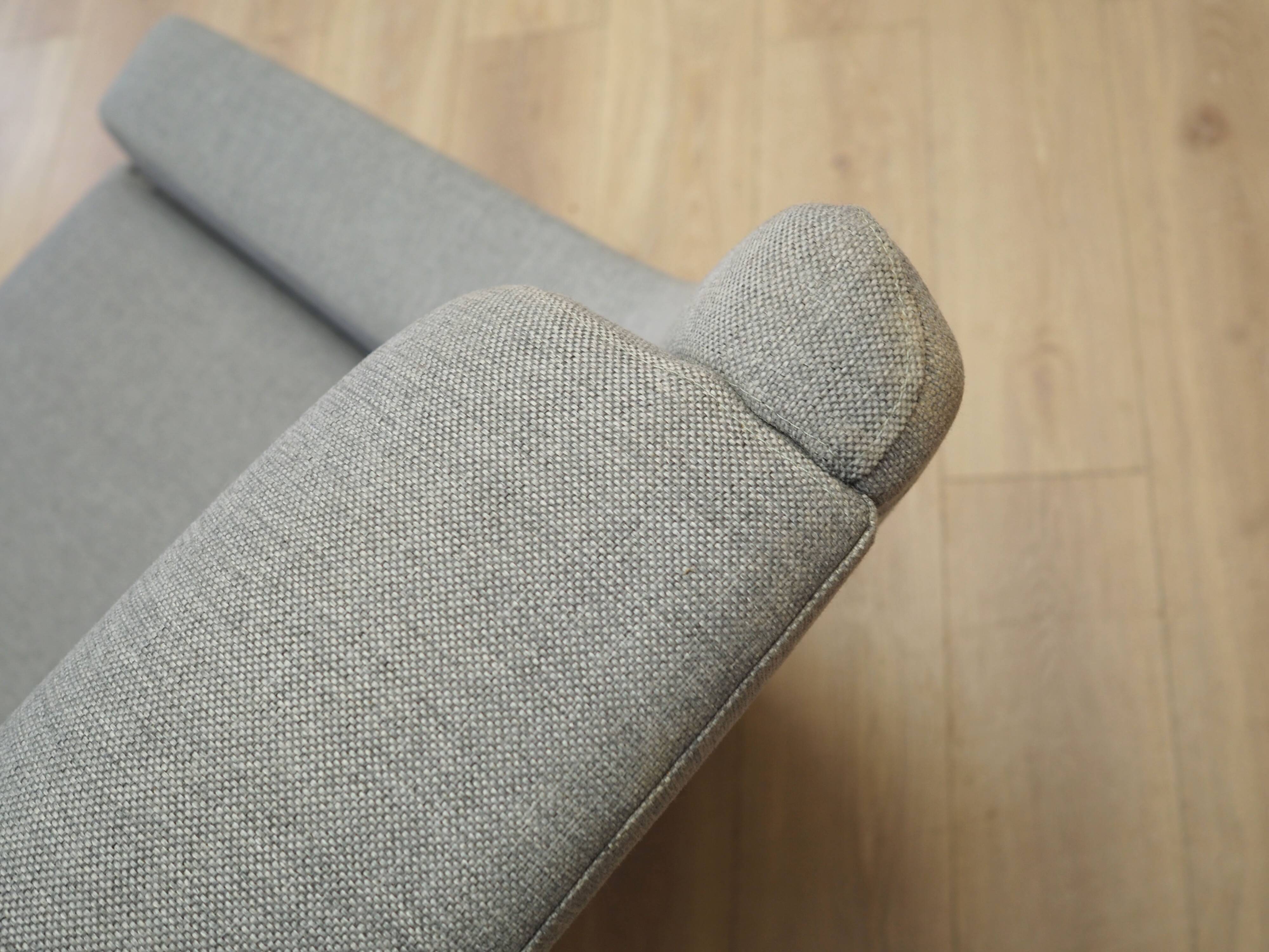 Fauteuil gris, design danois, années 1970, production : Danemark