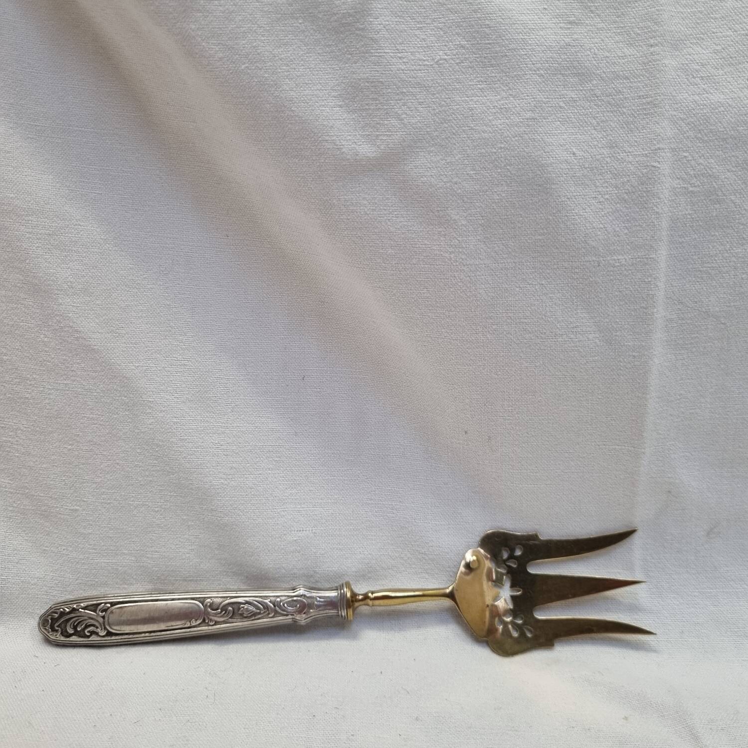 Silver serving cutlery for petits fours