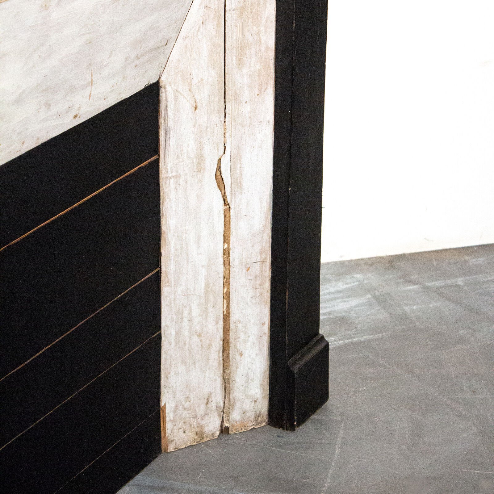 Wood fireplace