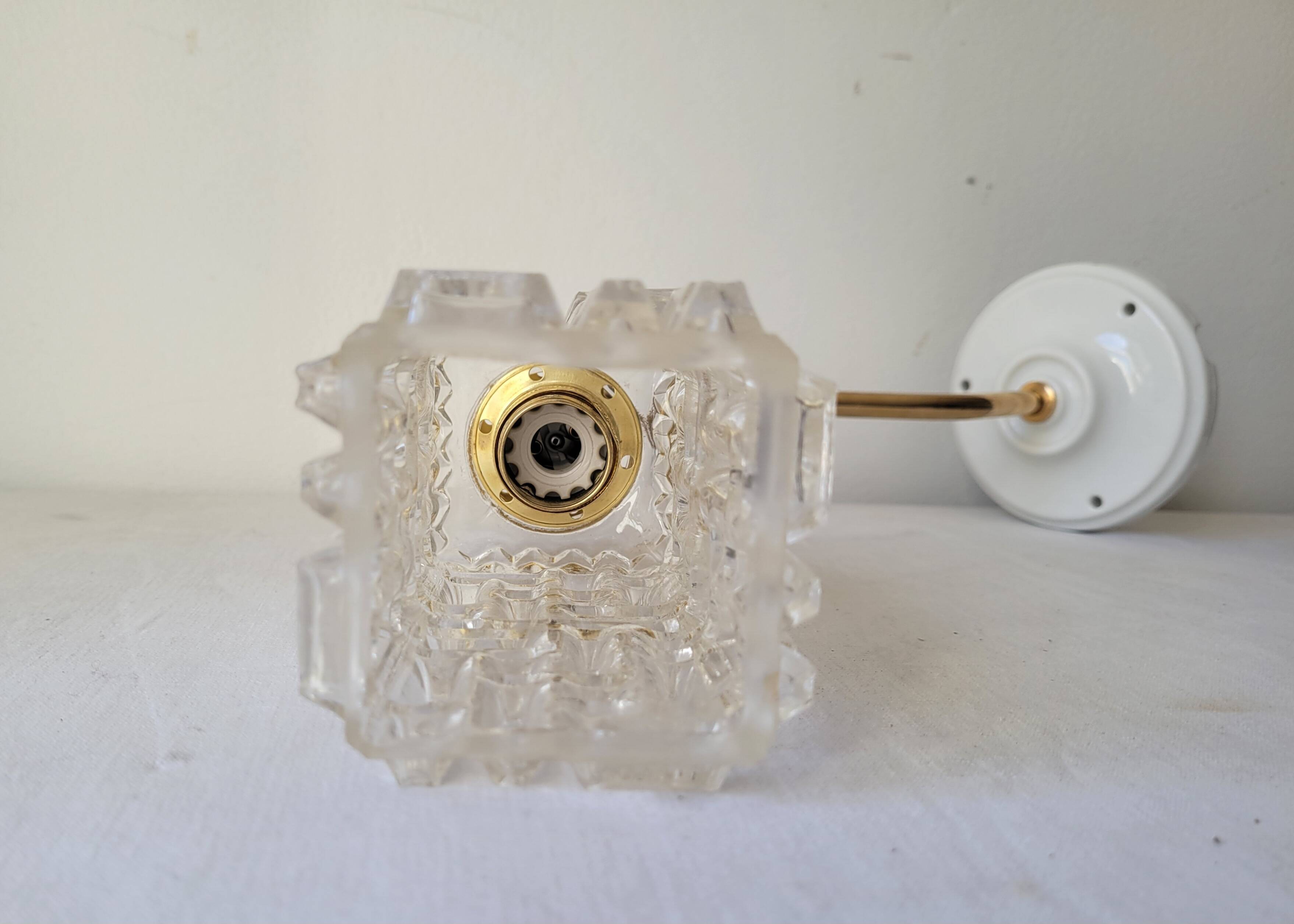 Wall lamp in glass, brass and porcelain