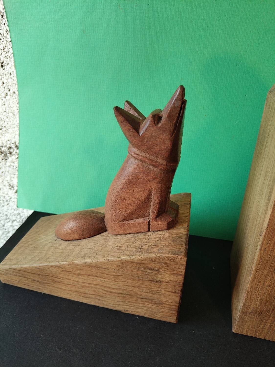 Pair of sculpted oak bookends – The Crow and the Fox