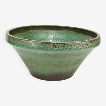 green enameled basin