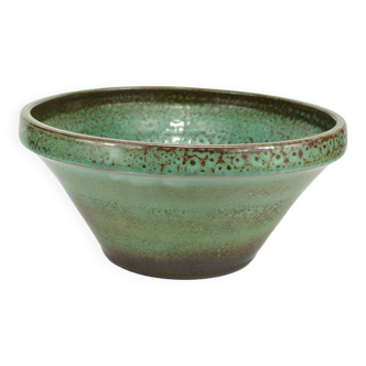 green enameled basin