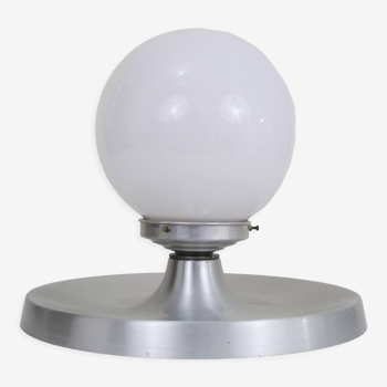 Lampe de table en métal brossé et globe en opaline blanche,  année 70