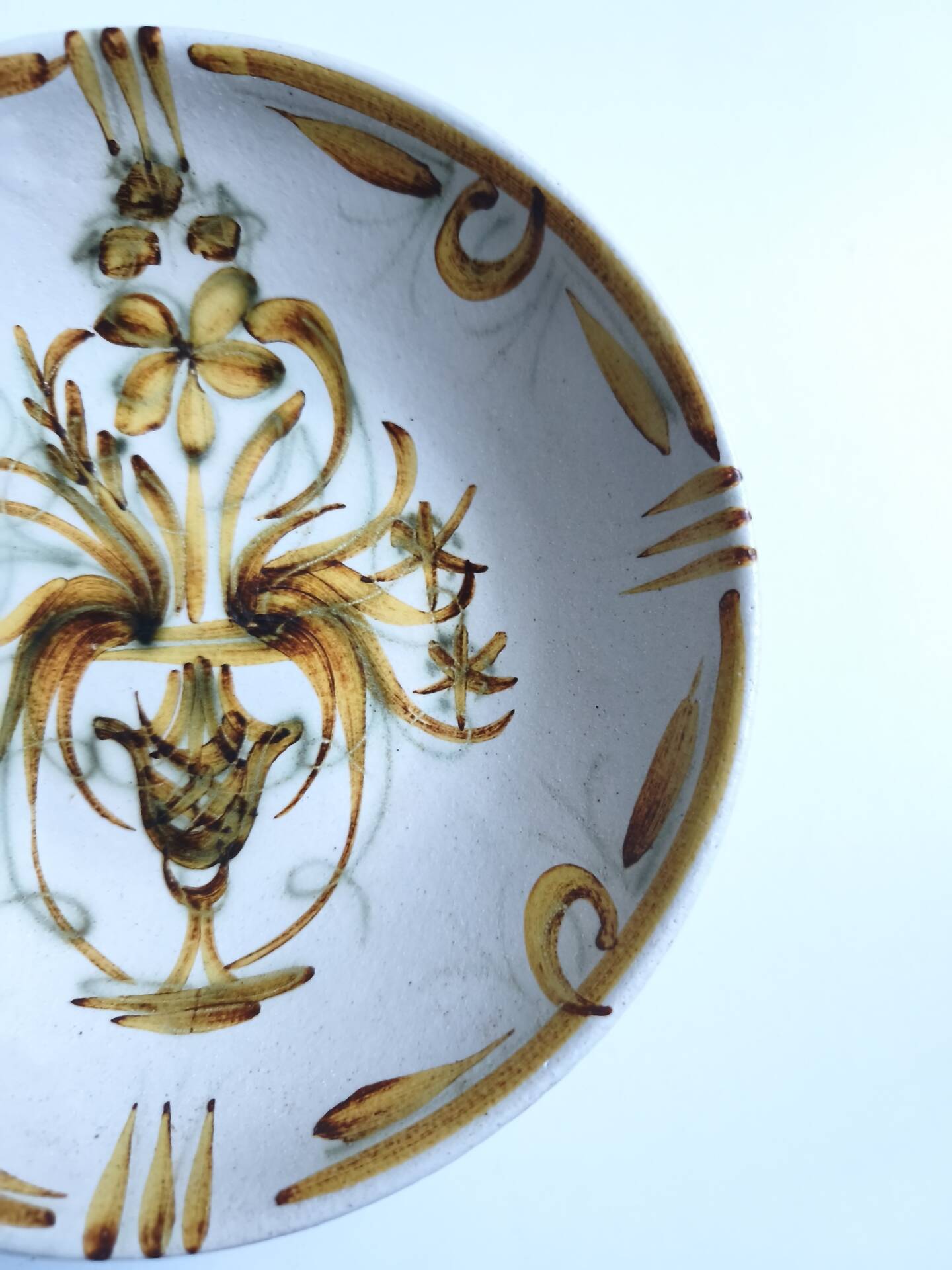 Vintage hollow plate Keraluc Quimper France G6 floral decoration bo