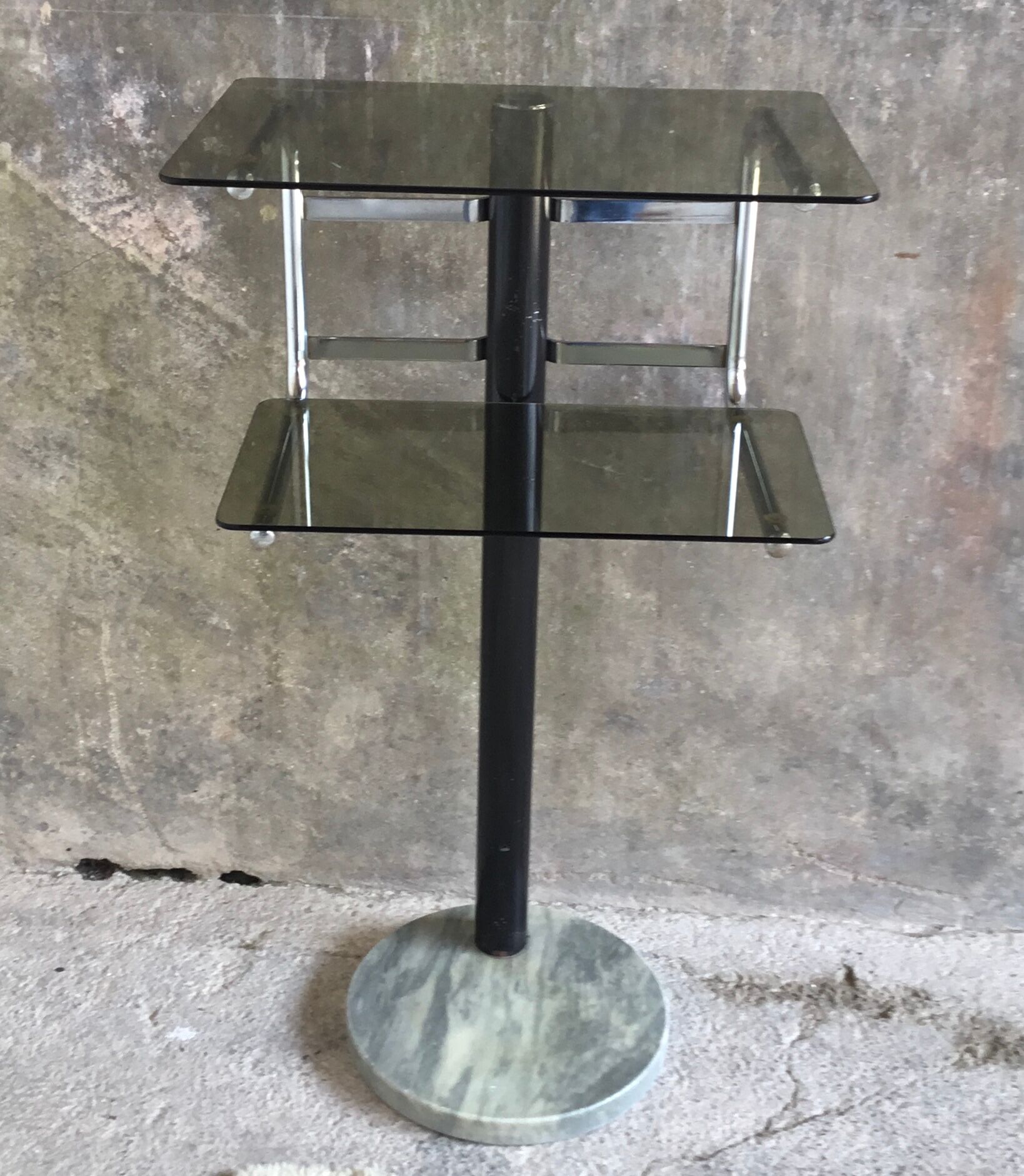 Fifth wheel or sofa end - smoked glasses and marble foot - design 1970